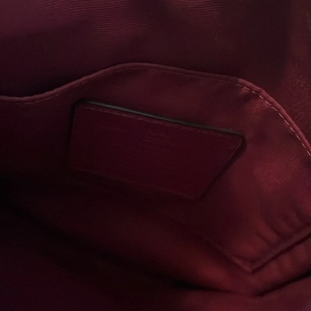 Great condition Coach purse, beautiful berry color - Picture 3 of 3